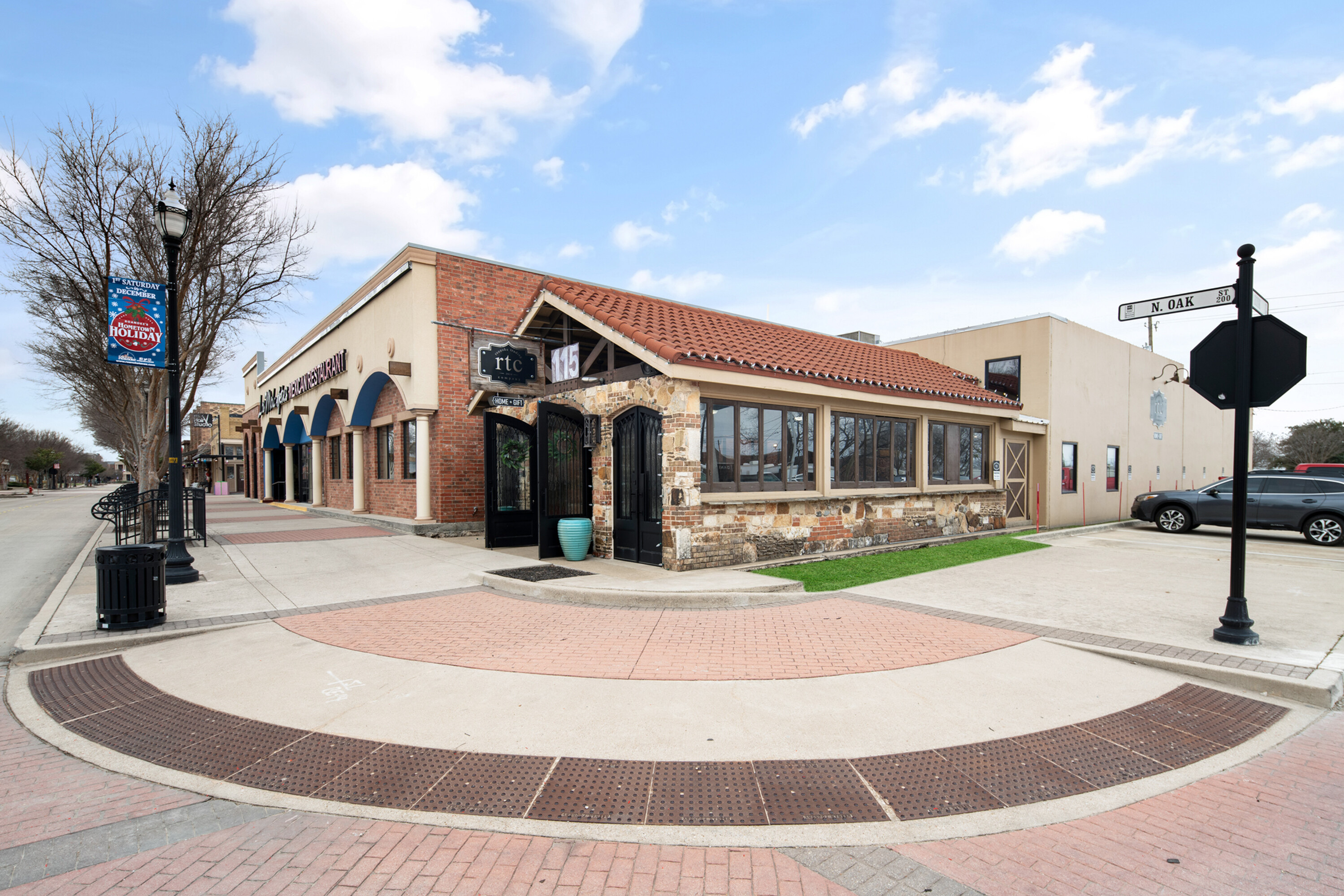 Artificial grass in Roanoke, TX